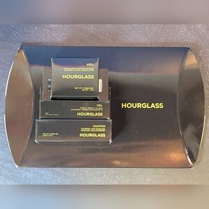 Hourglass Veil Setting Collection - Black and Gold